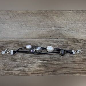 Sophisticated Black and White Pearl Bracelet
